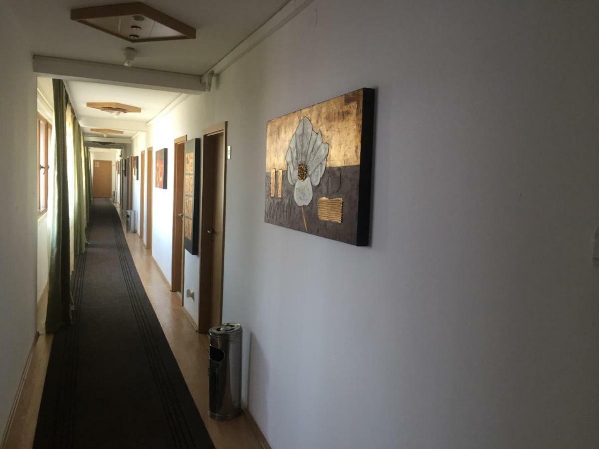 Hotel Moment Velika Plana Exterior photo